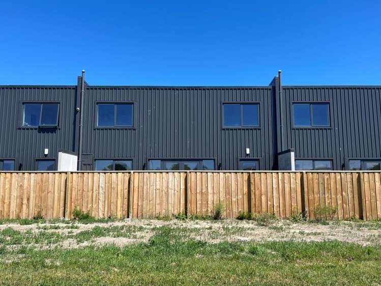 8/1 Lake Bryndwr Lane Burnside_7