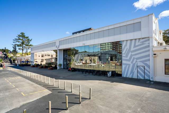 PREMIUM TURNKEY OFFICE CATALINA BAY WATERFRONT
