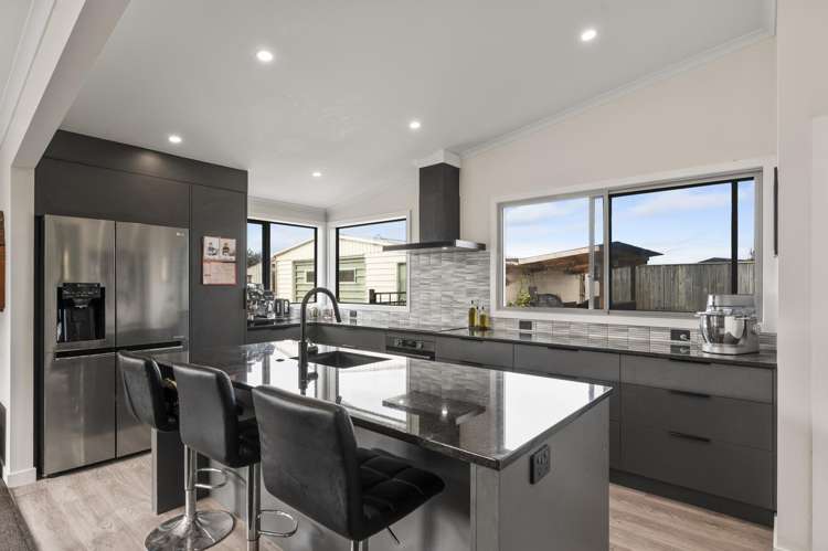 112 Clarence Cox Crescent Pirimai_1