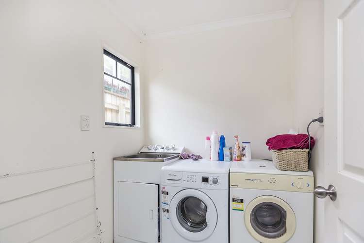 34a Domanski Crescent Owhiro Bay_11