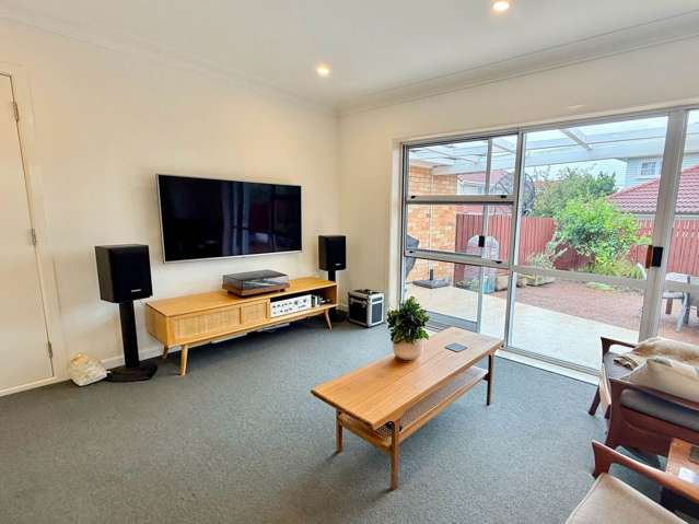 3/2 Fearon Avenue Mt Roskill_2