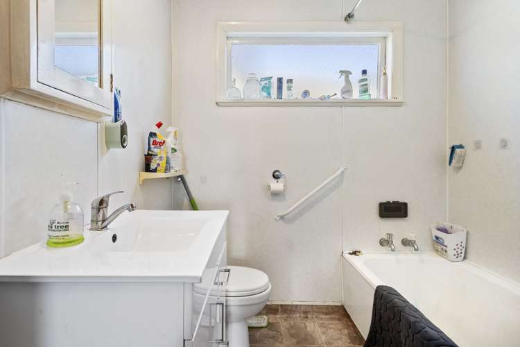 3 Ngaio Street Otaki Beach_12