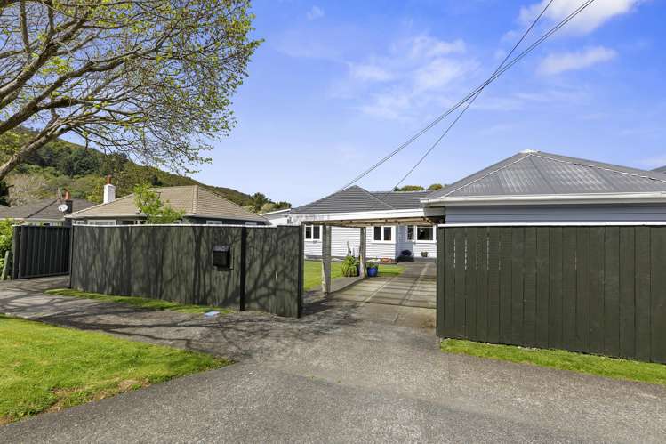 17 Burden Avenue Wainuiomata_23