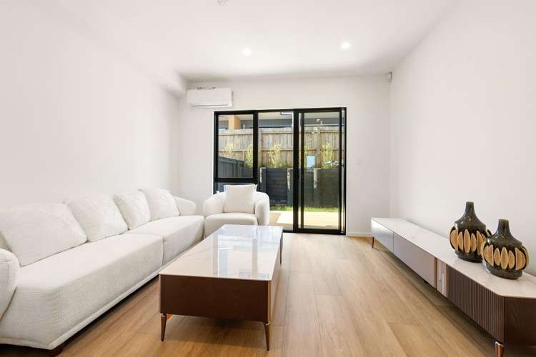 1-6,10-12/16-18, 20 42 Captain Scott Road Glen Eden_11