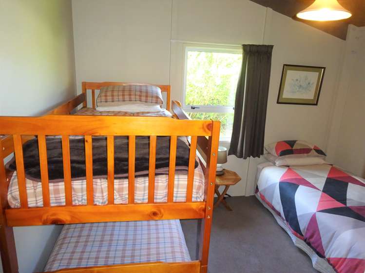 6 Cousins Avenue West Foxton Beach_5