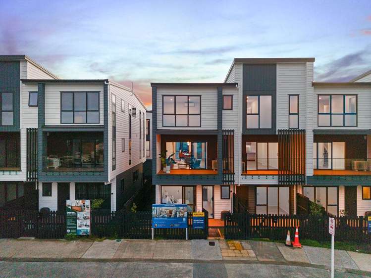 8/10 Scott Road_1