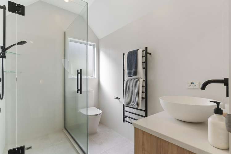 2/68 Matipo Road Mairangi Bay_6