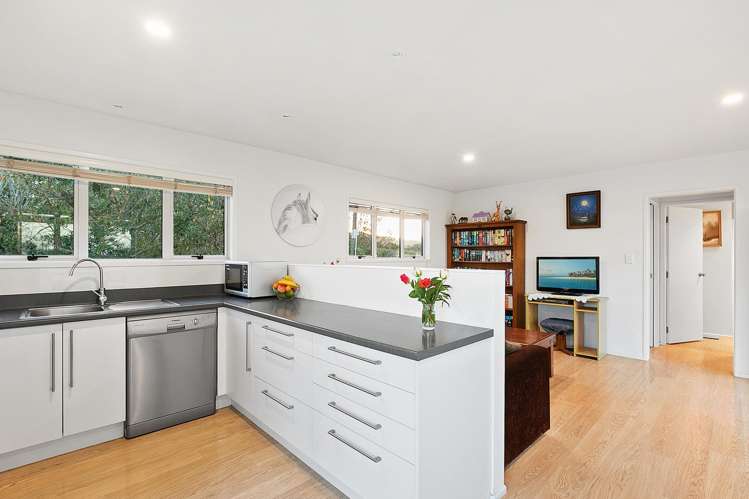 533 Wright Road Aongatete_17