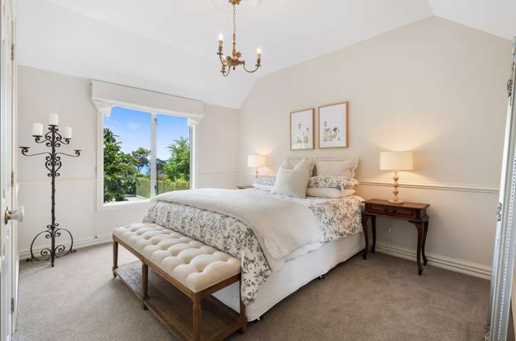 33 Seymour Road Mellons Bay_25