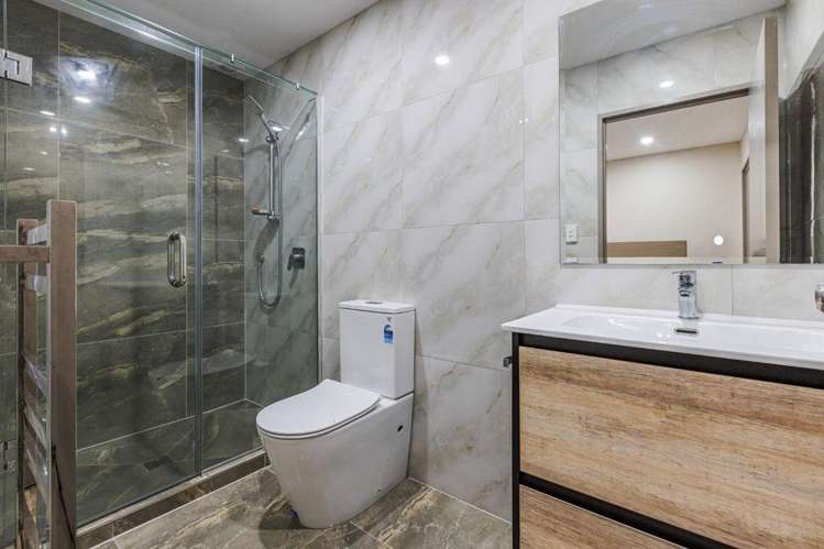 1/243 Mount Albert Road 1781_1