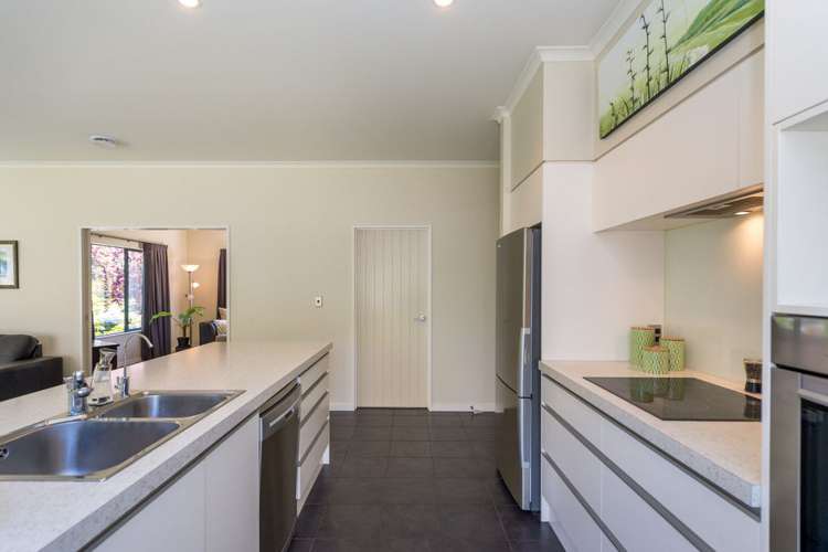 8 Sunningdale Drive Stoke_12