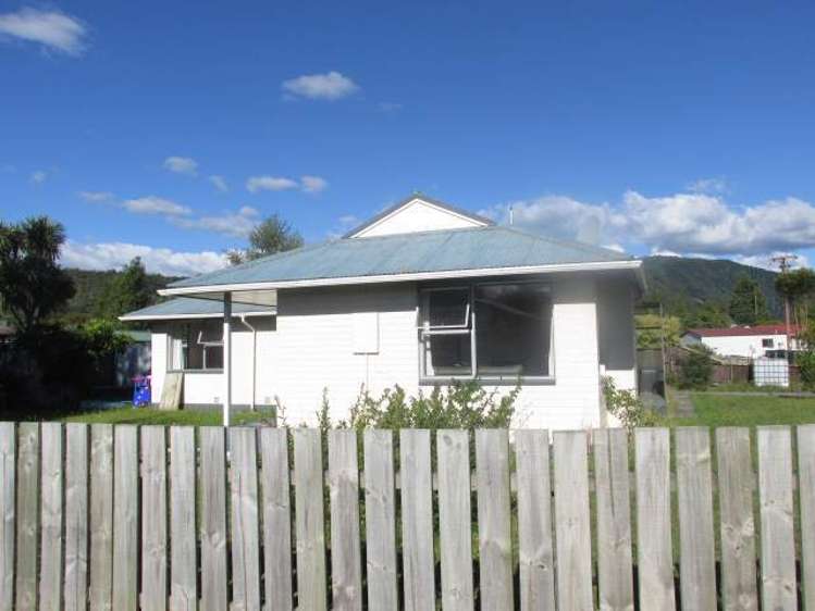 29 Plaskett Street Reefton_11