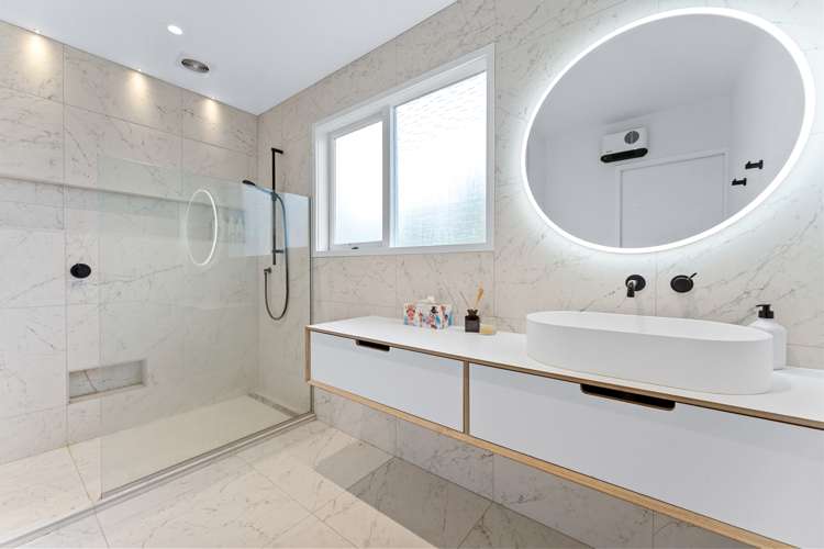 1/49 Lake View Road Takapuna_20