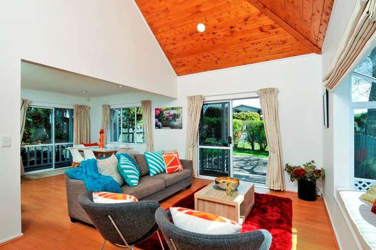 253 Royal Road Massey_4