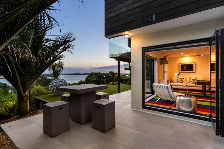 8 Saran Place Hillsborough_16