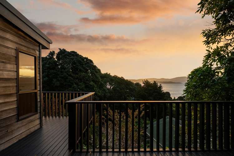 19 Kaitawa Road, York Bay Eastbourne_12