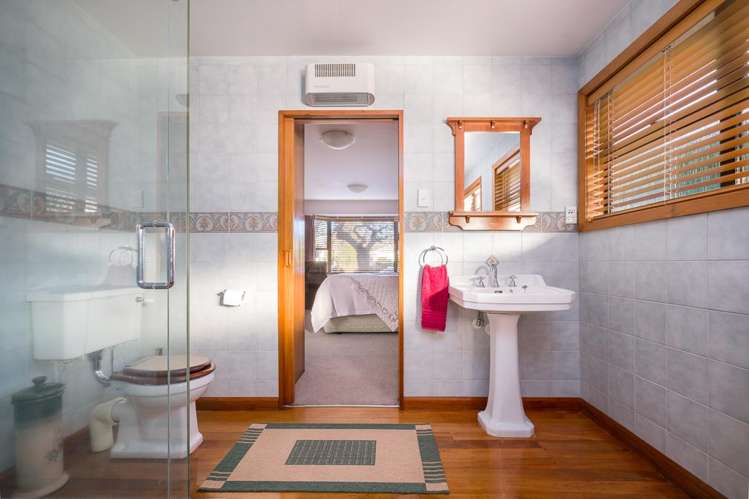 55 Frankleigh Street Somerfield_12