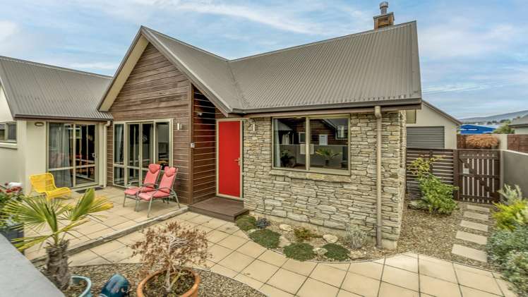 33B Larch Crescent_1