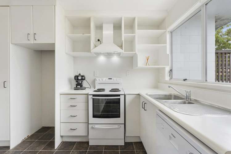 2/174 Birkdale Road Birkdale_6