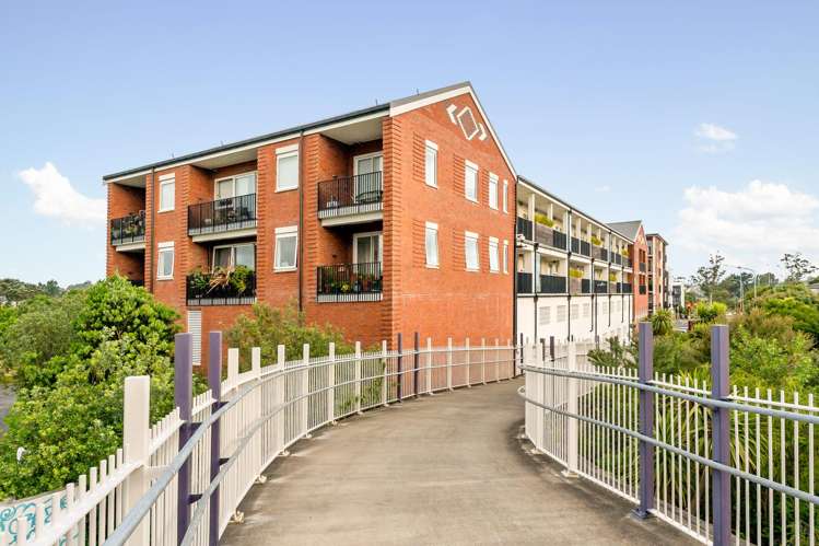 203/1A Soljak Place Mt Albert_21