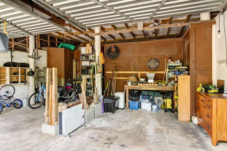 69 Murphy Street Toi Toi_16