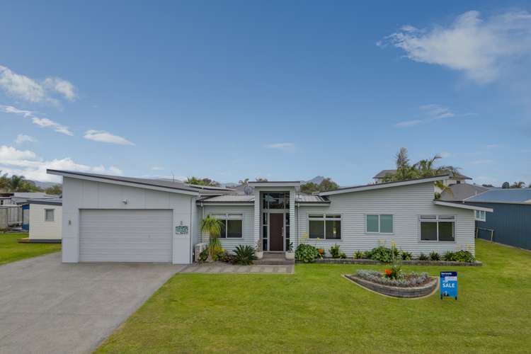 4 Hawk Hill Crescent Cooks Beach_1