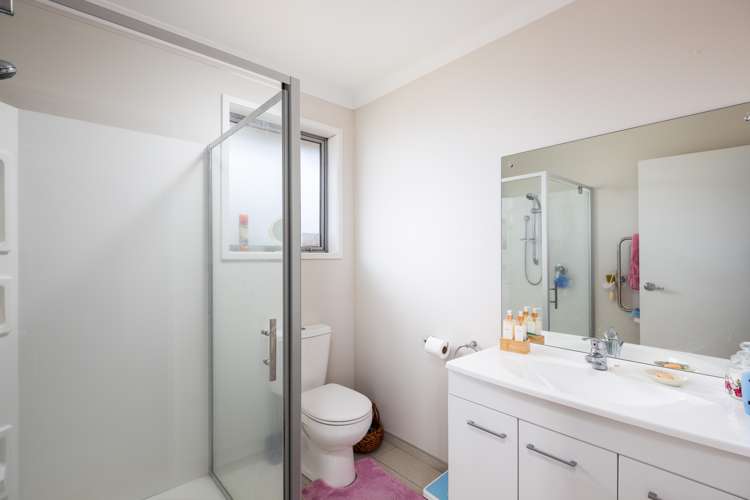 1 Honeyfield Drive Whalers Gate_9