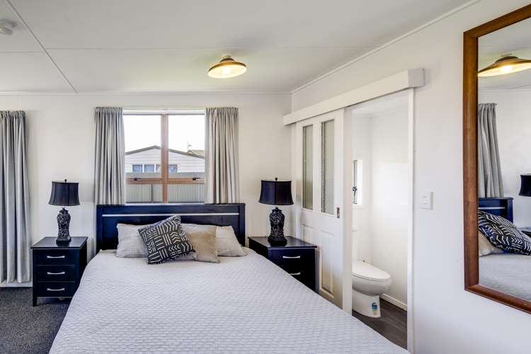 8 Spriggs Crescent Greenmeadows_14