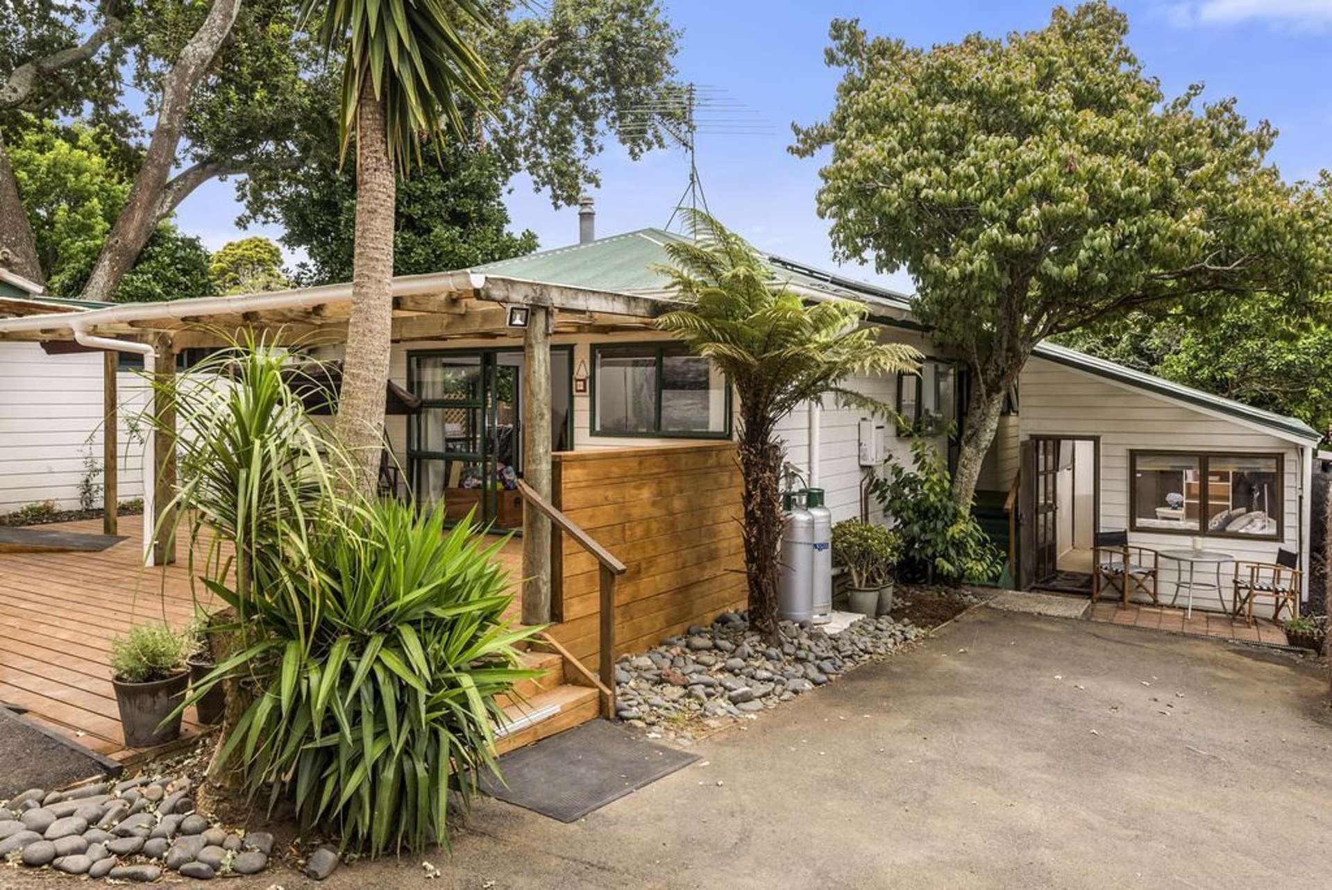 12a Tuakana Street Point England_0