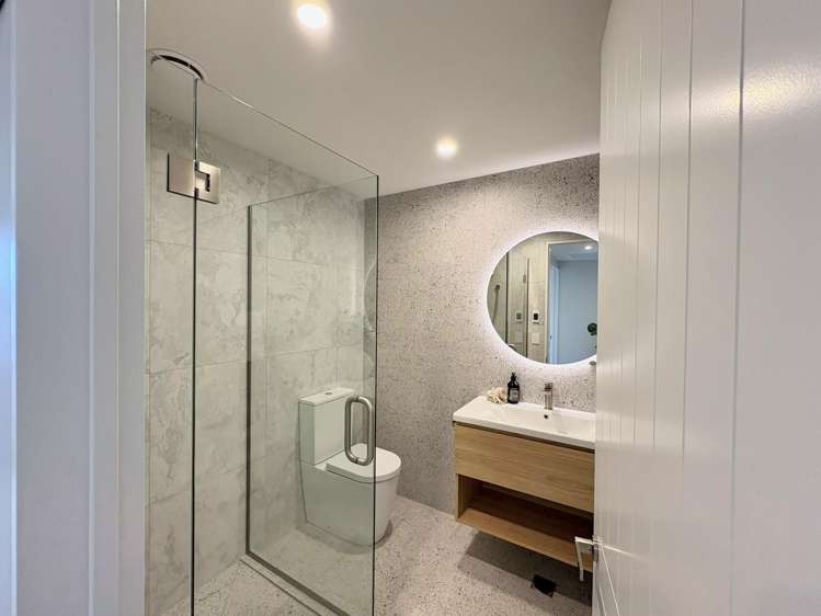 9/8 Akoranga Place Hornby_11