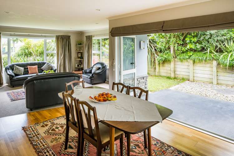 15 Te Puia Drive Aotea_5