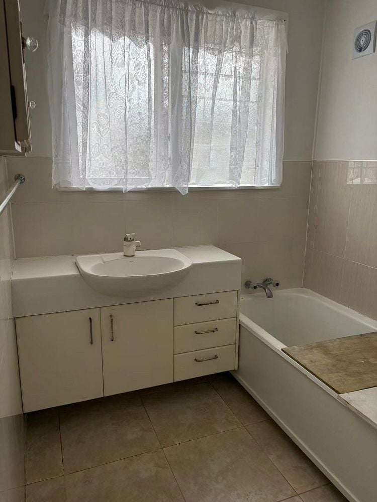 9 Archlynn Road Kelston_10