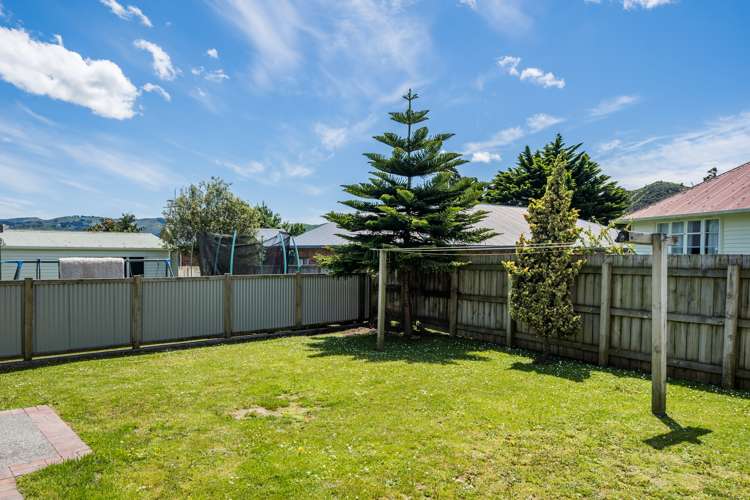 22 Helvetia Grove Naenae_18