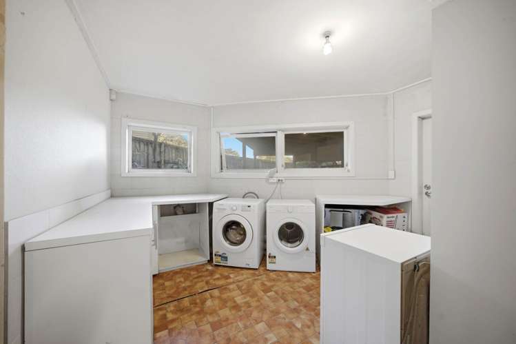 1 Churchill Road Murrays Bay_29