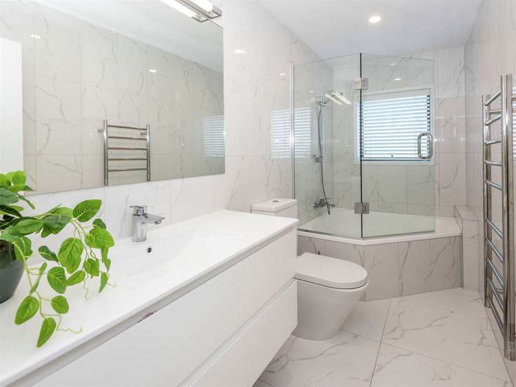 53a Uxbridge Road Mellons Bay_7