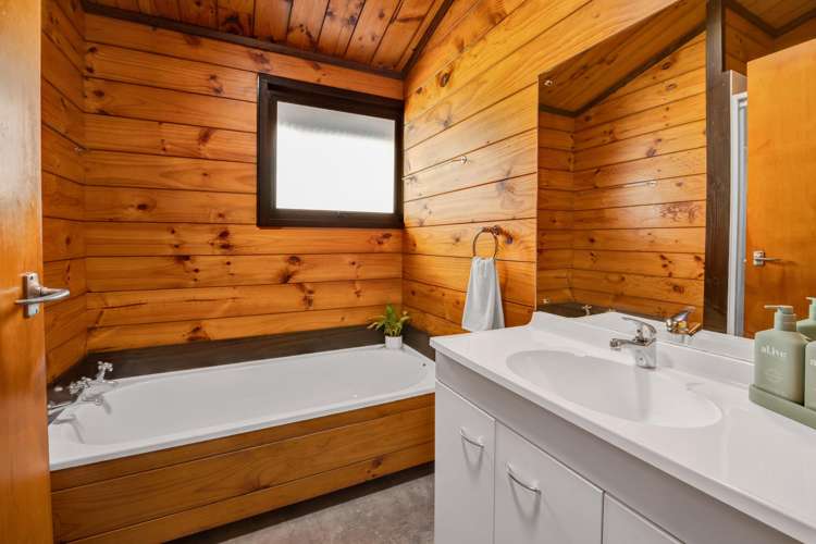 23 Rospeath Crescent Spotswood_17