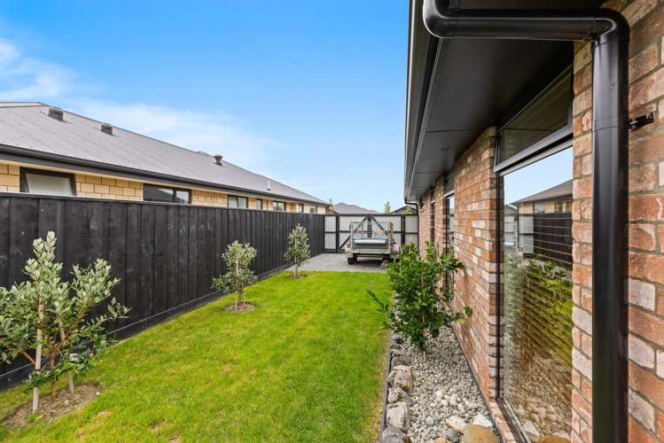 180 Faringdon Boulevard Rolleston_26