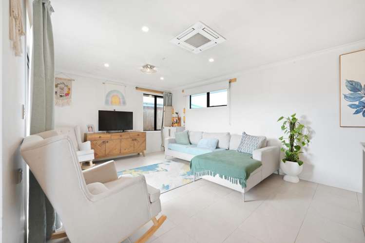 13 Haddonstone Avenue Rototuna North_2