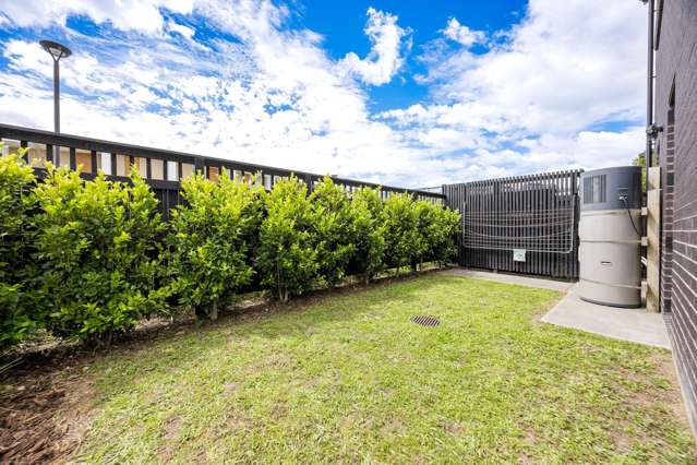 82 Glidepath Road Hobsonville_3