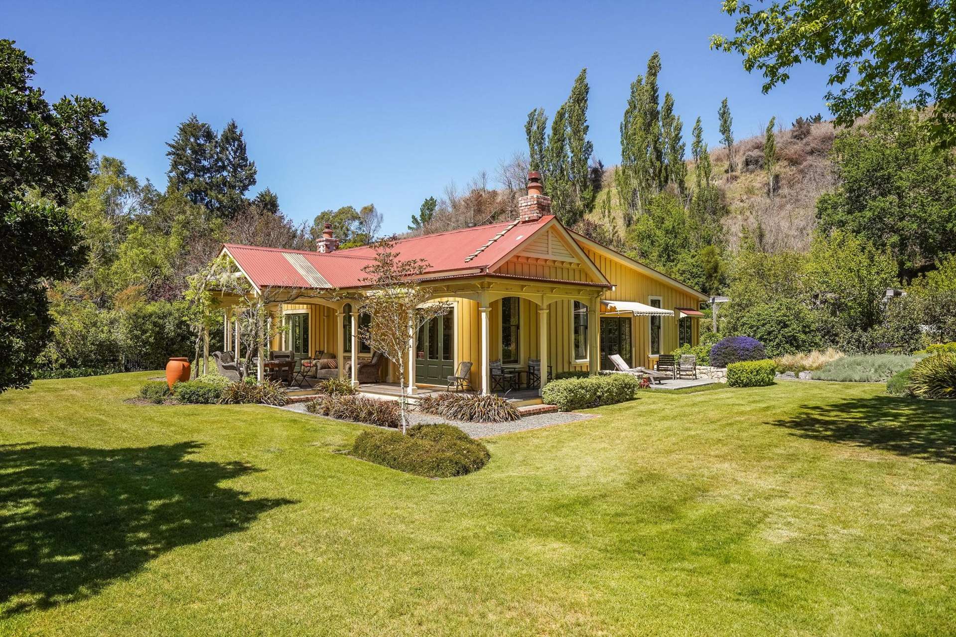 697 Leader Road East Parnassus_0