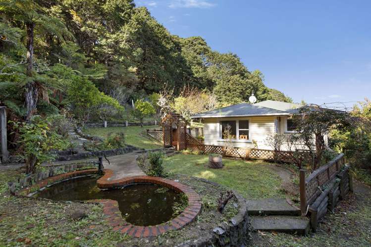 16 and 18 Faris Crescent Wainuiomata_20