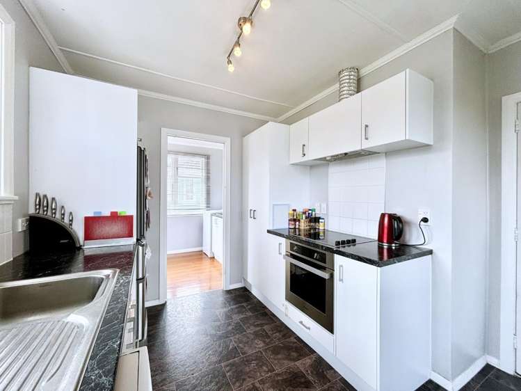 179 Waddington Drive Naenae_3