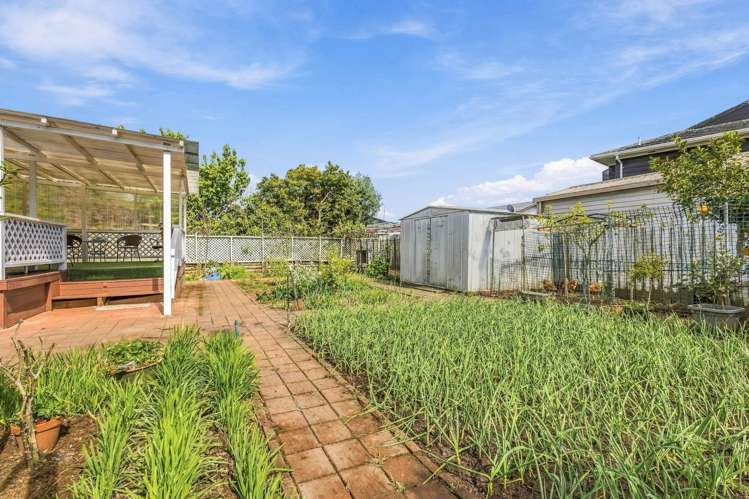 29 Sunningdale Street Wattle Downs_17