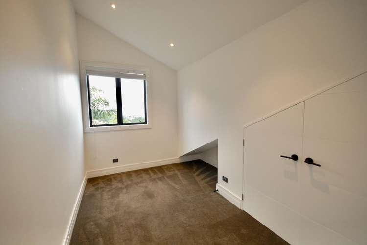 2/92 Churchill Road Murrays Bay_12