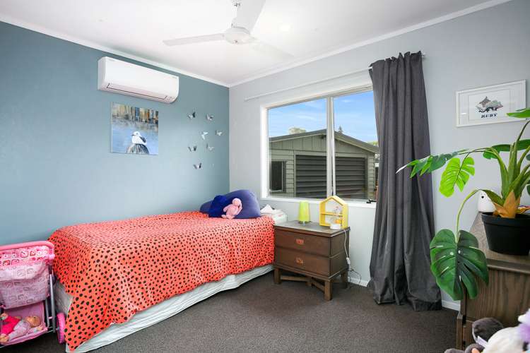 39 Sheridan Crescent Leamington_11