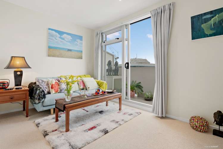 7G/32 EDEN CRESCENT City Centre_4