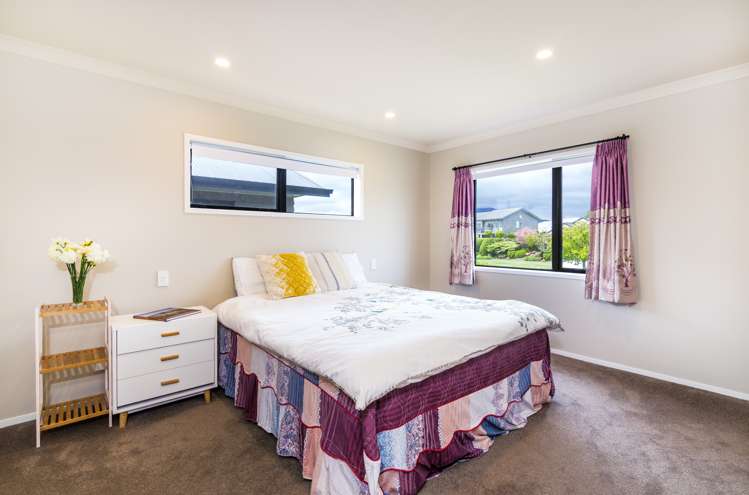 16 Noumea Drive Rangatira Park_10