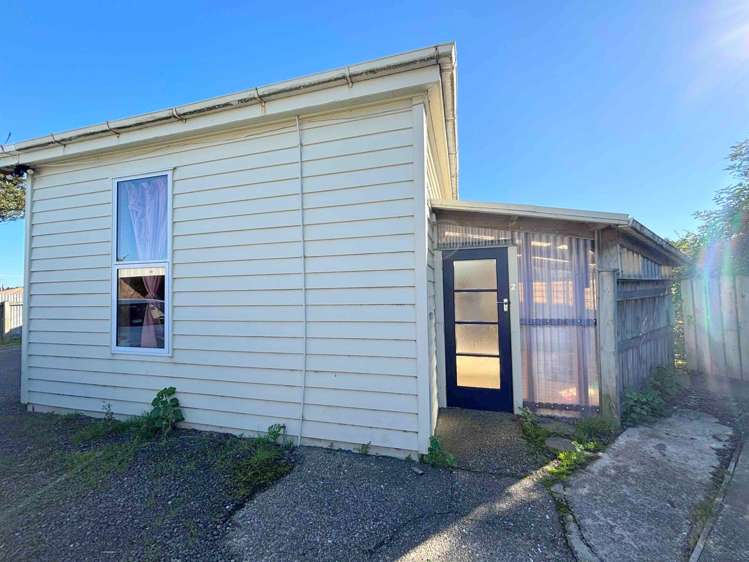 2/105 Grace Street Appleby_8