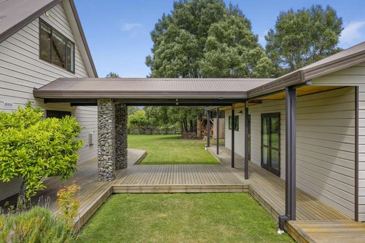 28 Lady Cobham Grove Anakiwa and Surrounds_24