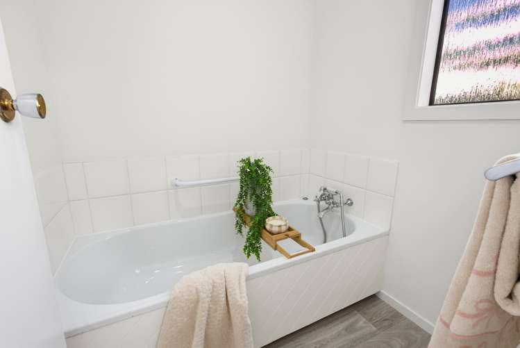21 Caesars Place Churton Park_14